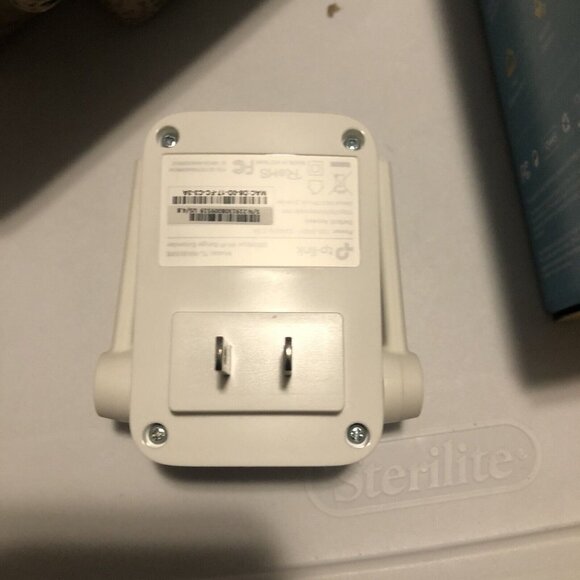 TP-LINK 300 Mbps Wi-Fi Range Extender TL-WA855RE - Picture 5 of 6